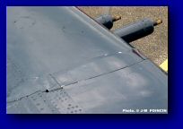 F4U-7 canonsG-Photo.2003(c)J-M POINCIN copier.jpg